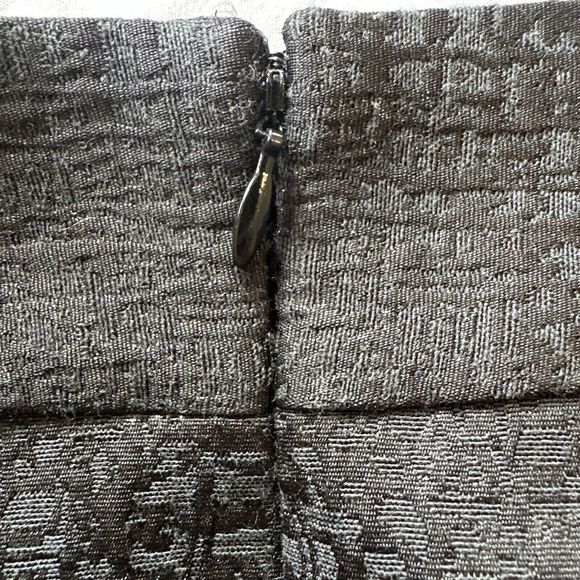 Banana Republic Women’s Pencil Skirt Sz 8‎ Black Metallic Texture Pleated - Picture 9 of 9